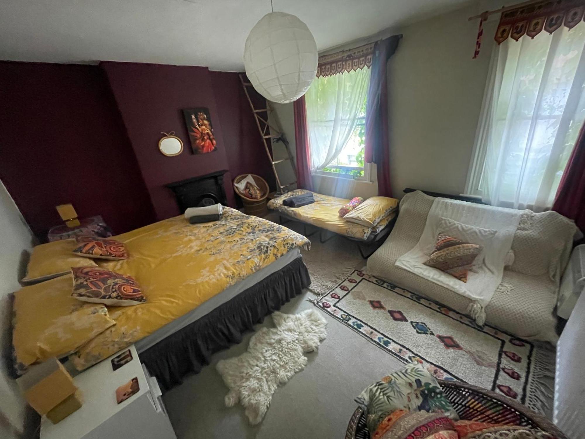 Homestay In The Heart Of Avalon Glastonbury Exteriör bild
