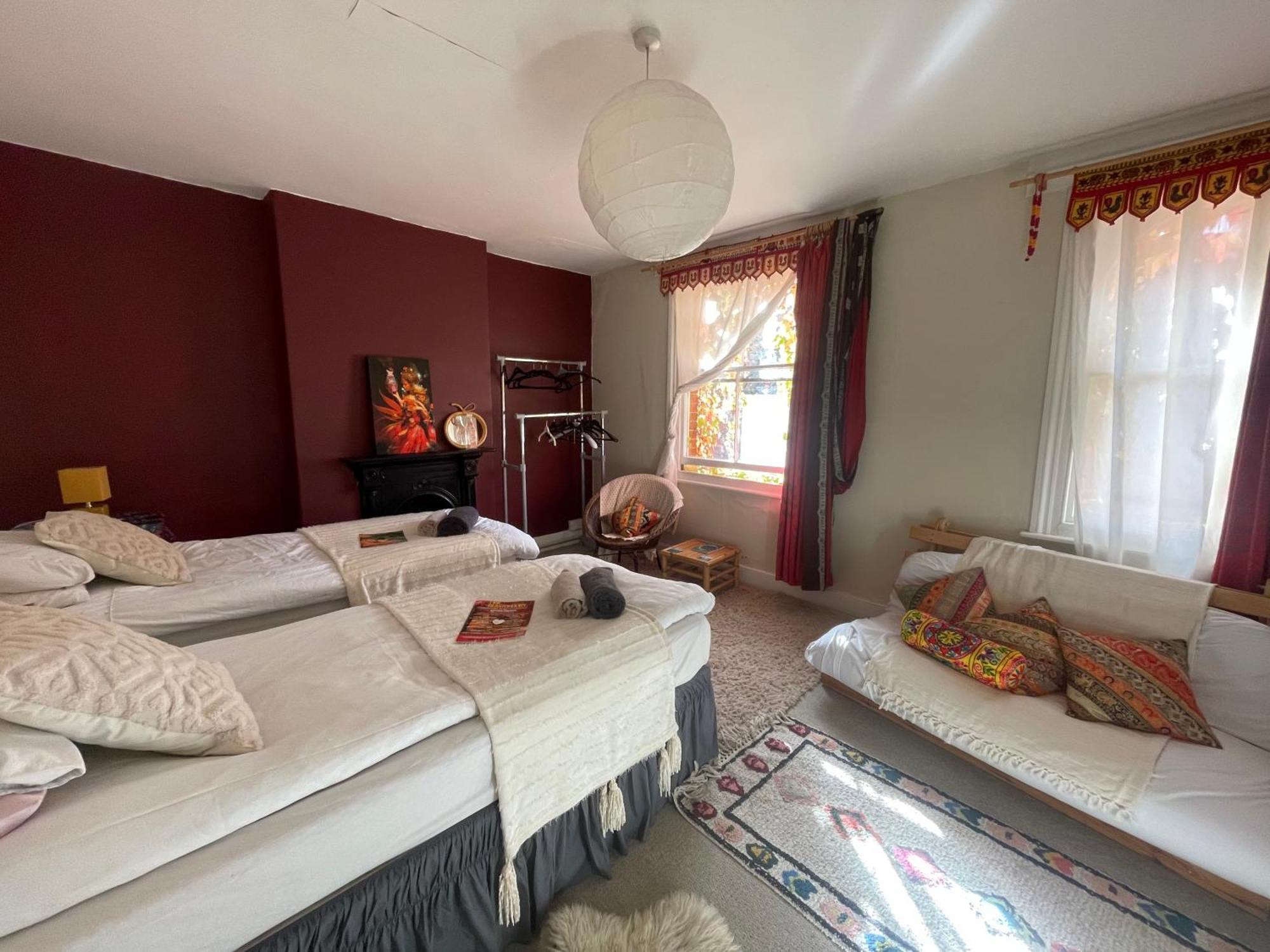Homestay In The Heart Of Avalon Glastonbury Exteriör bild